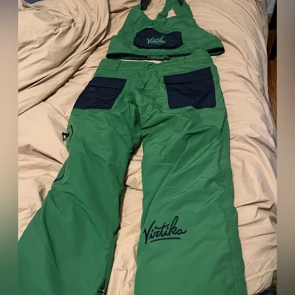 Virtika Snoboard pants w/bib